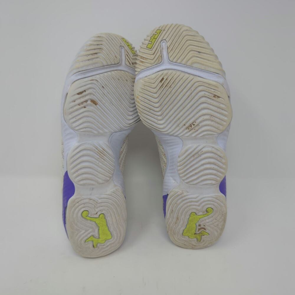 Nike LeBron 16 Buzz Lightyear Volt White Purple Grape Big Kids Size 6 - Picture 7 of 8